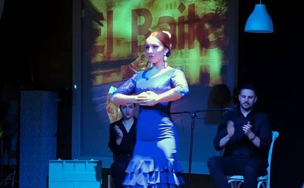 Flamencas y enólogas protagonizan una velada contra el patriarcado en Huétor Vega