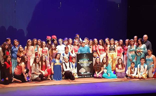 Los escolares de Huétor Vega arrasan con su 'Aladdin'