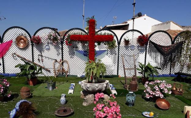 Ébano, Mis Flamenkitos y Caicena: las cruces ganadoras este año en Huétor Vega