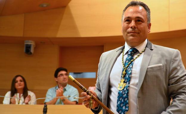 Mariano Molina, alcalde de Huétor Vega: «Sacaremos adelante todos los proyectos, sean de quien sean»
