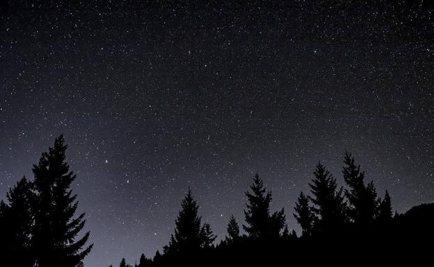 IU invita a los vecinos de Huétor Vega a contemplar las estrellas