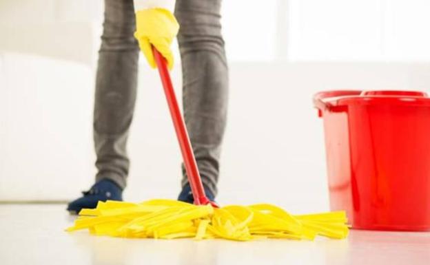 Huétor Vega acoge un curso de limpieza en edificios y locales