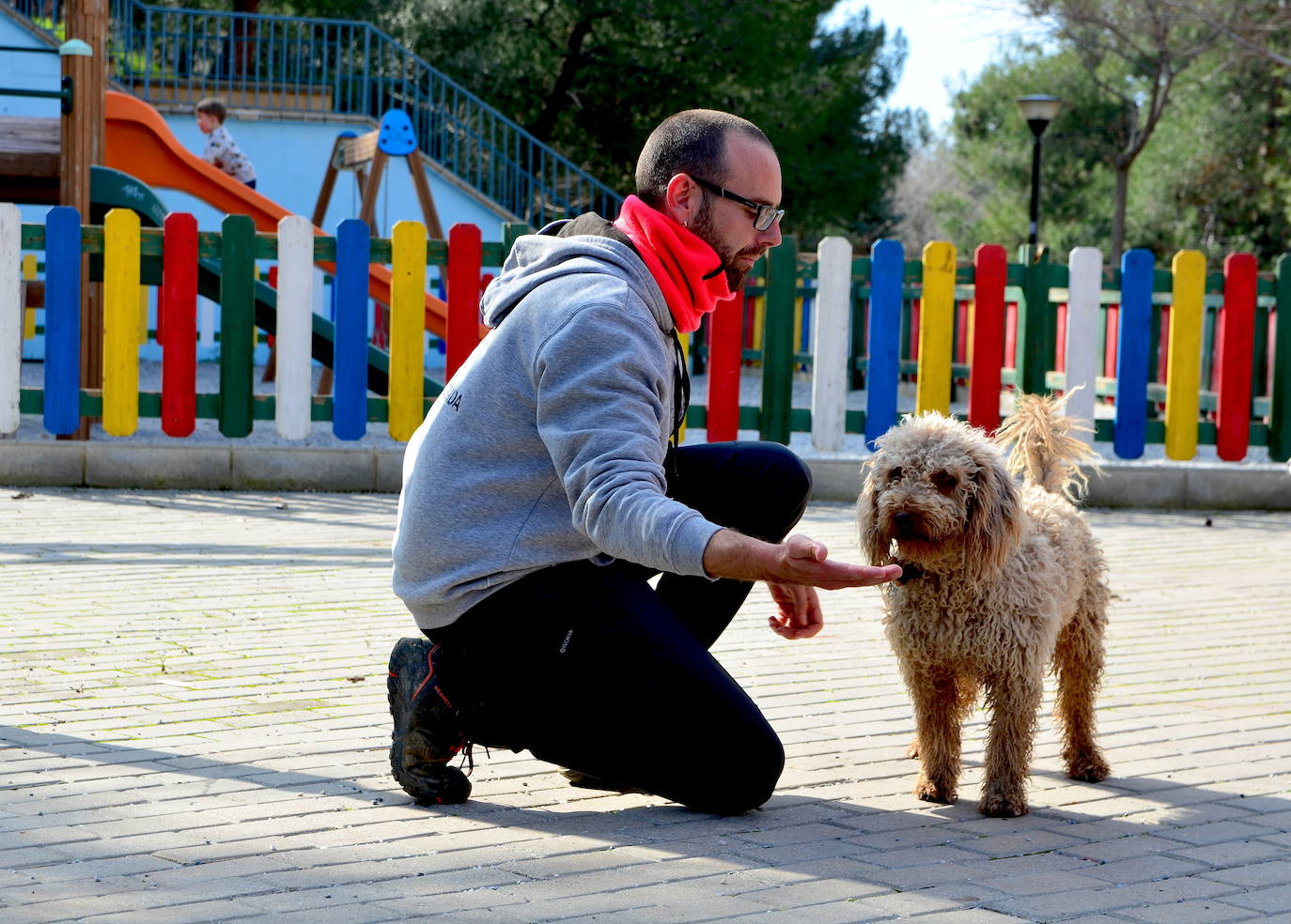 Las mascotas de Huétor Vega dan el salto por un muicipio más limpio