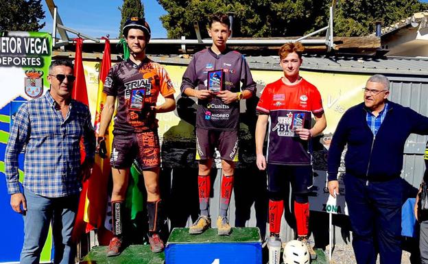 Los pilotos hueteños marcan territorio en el arranque del Campeonato de Andalucía