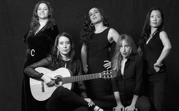 Comares, cinco mujeres del mundo que reinventan el flamenco