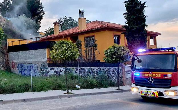 Sofocados un par de incendios en Huétor Vega