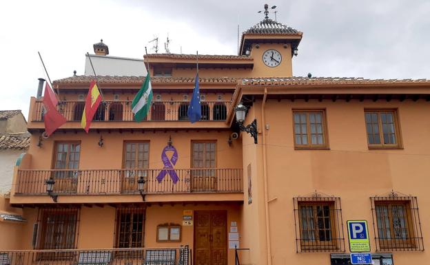 El Ayuntamiento de Huétor Vega declara luto oficial en el municipio por la pandemia del COVID-19