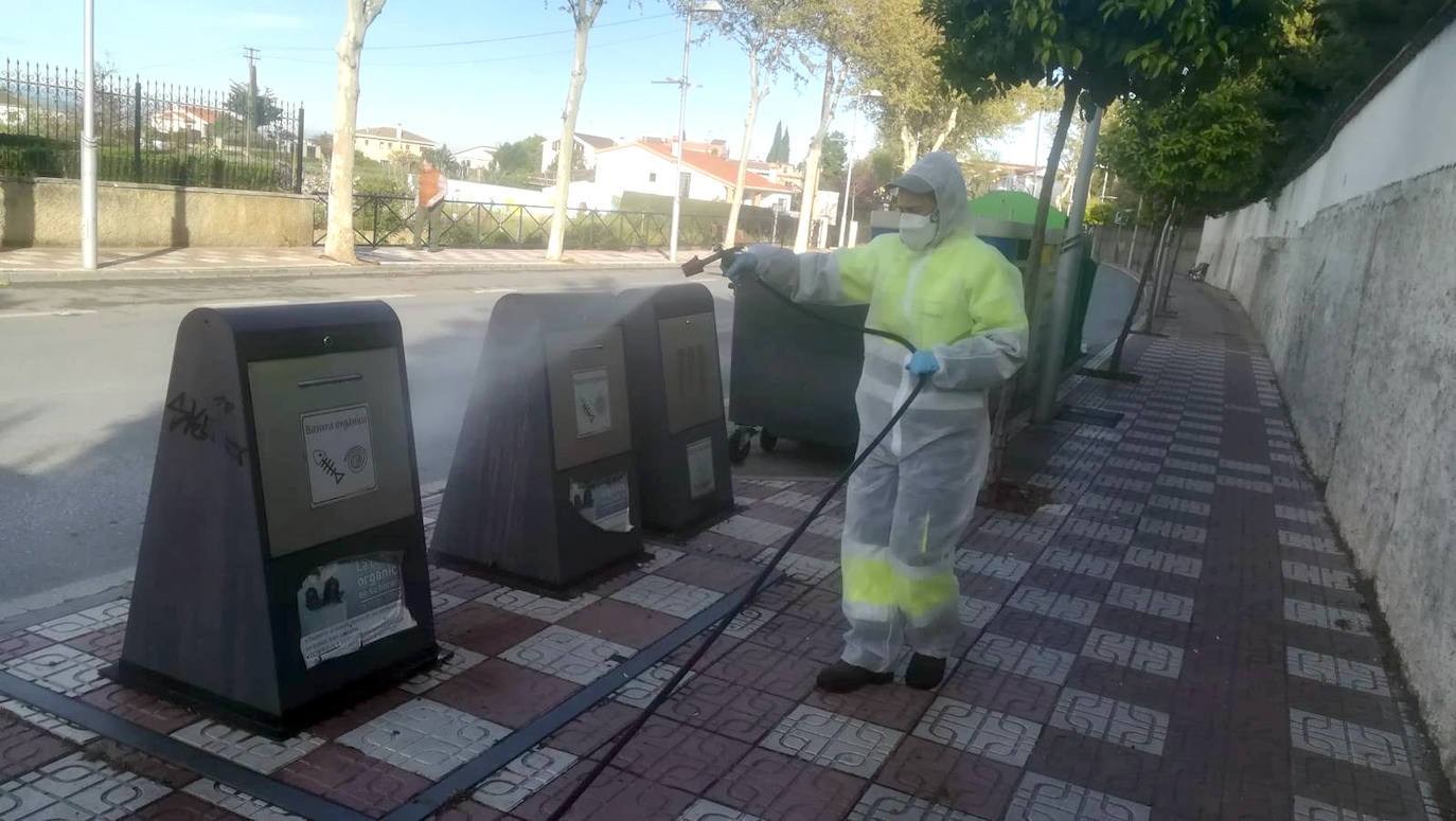 Balance en Huétor Vega: «Obtener material de protección y ayudar a los más desfavorecidos ha sido la prioridad del Ayuntamiento»