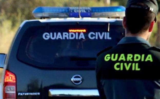 La Guardia Civil detiene a tres jóvenes de Huétor Vega por el robo de una motocicleta