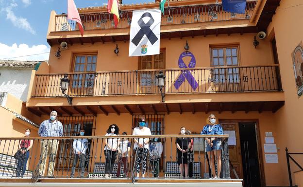 Huétor Vega se suma al luto oficial por las víctimas del coronavirus