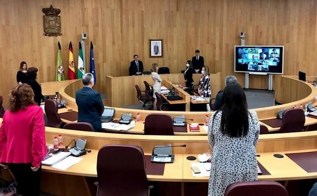 El pleno de Diputación insta a la Junta a ayudar a los municipios de más de 5.000 habitantes
