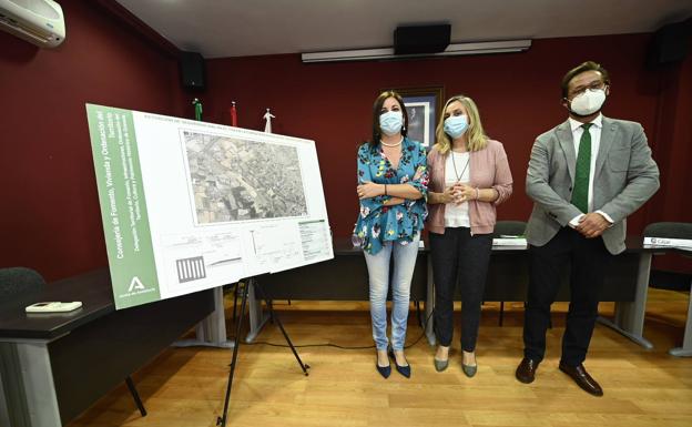 Fomento aplicará una mezcla de material reciclado para reparar el firme de la carretera a Cájar