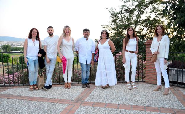 Velada de vino y flamenco, de blanco en Huétor Vega
