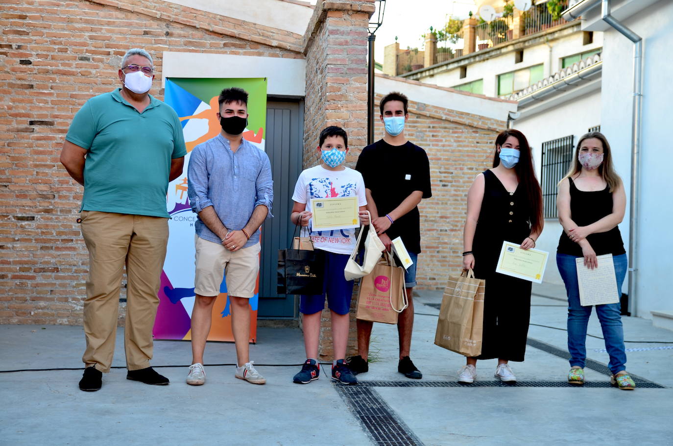 Entrega de premios del Concurso de fotografía juvenil Hawz Watur