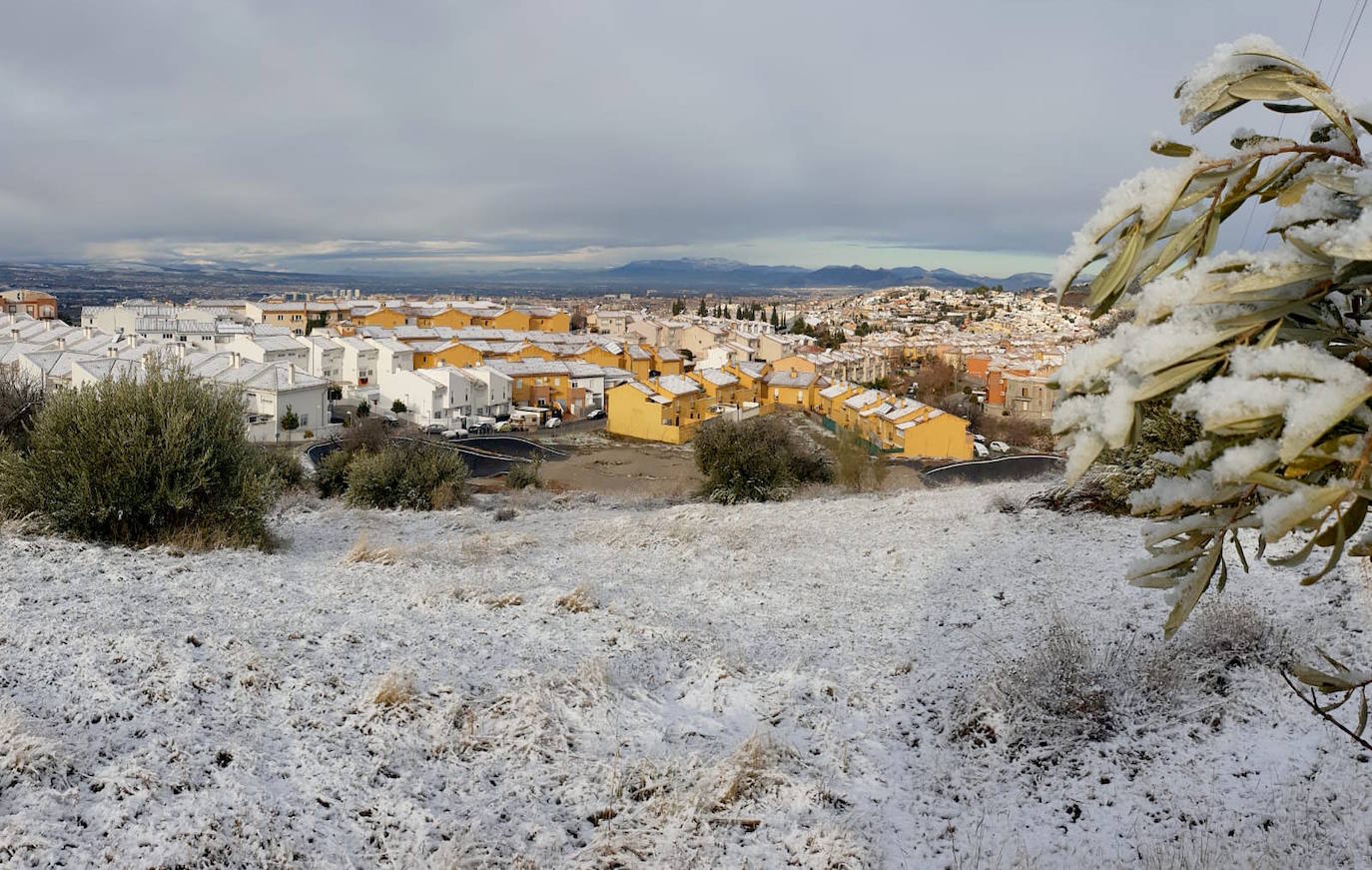 La nieve llega a Huétor Vega de la mano de Filomena