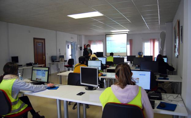 El personal eventual del Ayuntamiento recibe formación para la búsqueda de empleo
