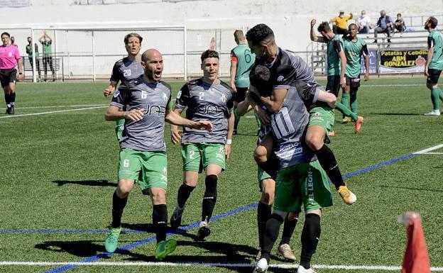 Insuficiente reacción del plantel del Huétor Vega ante el Mancha Real