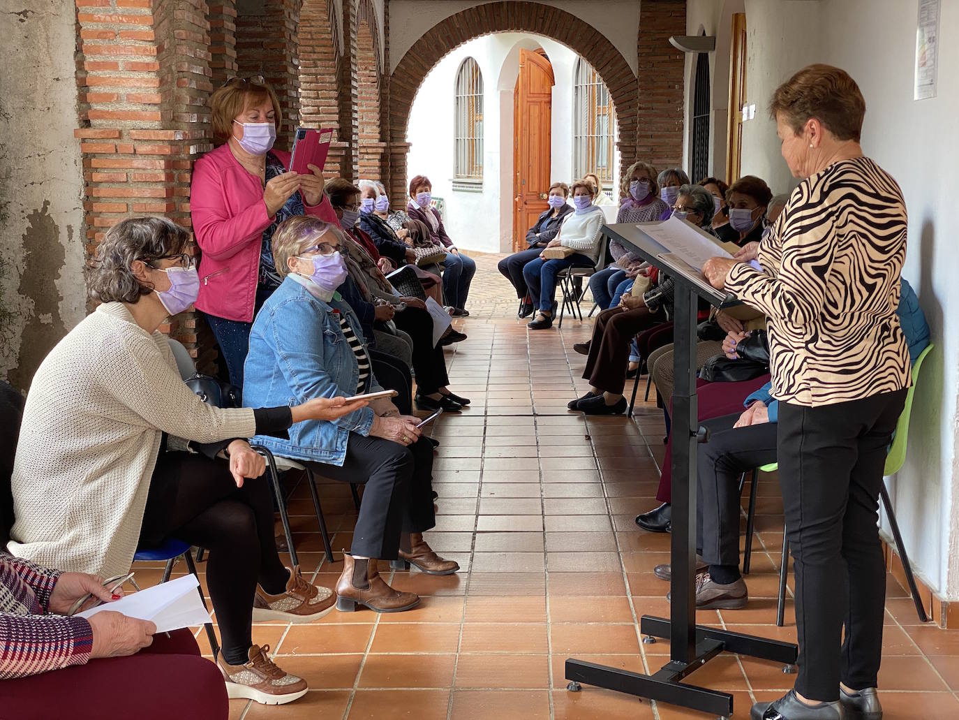 Lectura de la asociación de mujeres Vesci en Huétor Vega