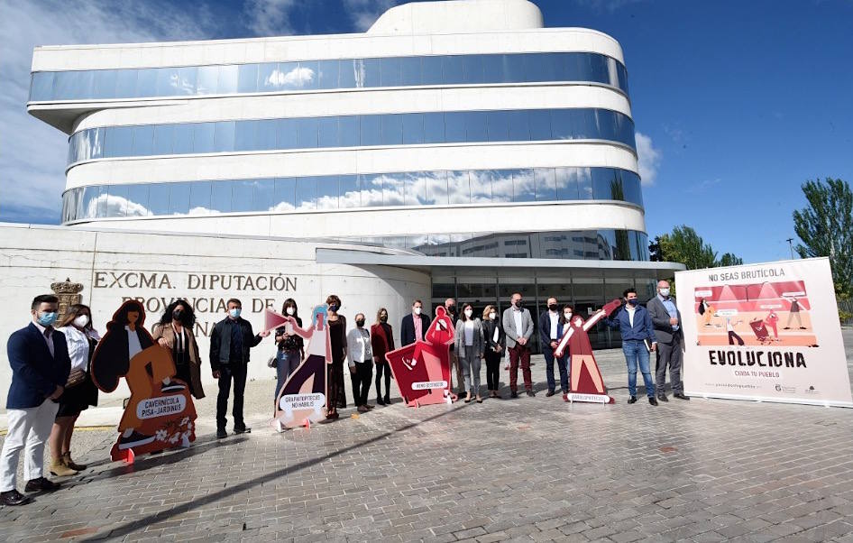 Los jóvenes de Huétor Vega, objetivo de una campaña de Diputación contra el vandalismo
