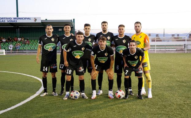 El balón vuelve a rodar en Las Viñas con una plantilla muy hueteña