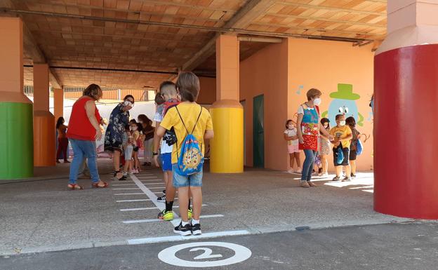 En septiembre arranca el plazo para solicitar ayudas de material escolar