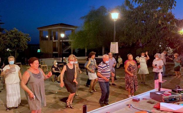 Baile para mayores, todos los jueves de septiembre en Huétor Vega