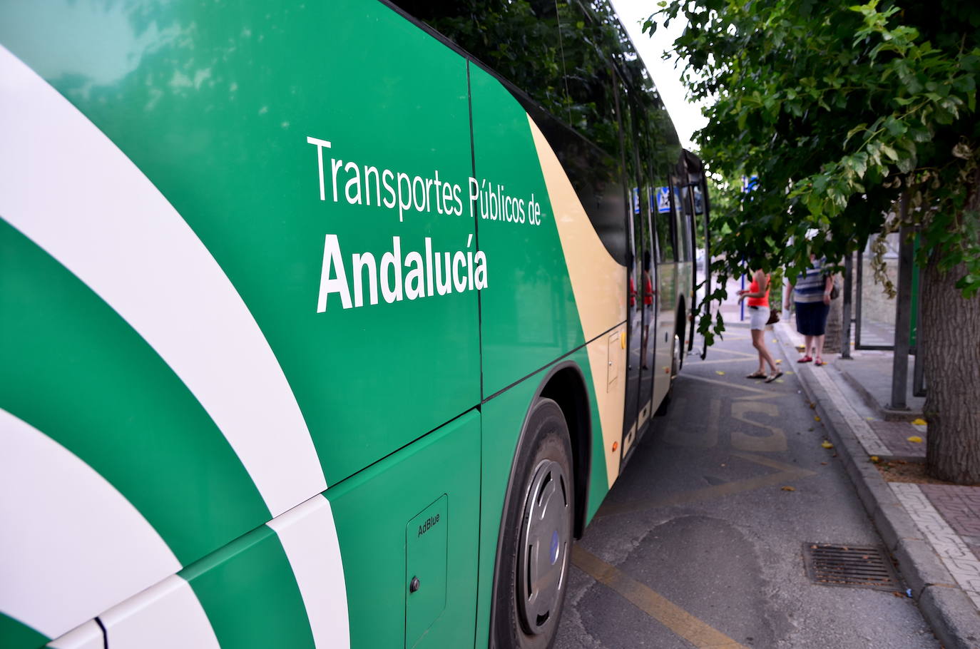 El Consorcio amplía horarios en las líneas de autobuses de Huétor Vega