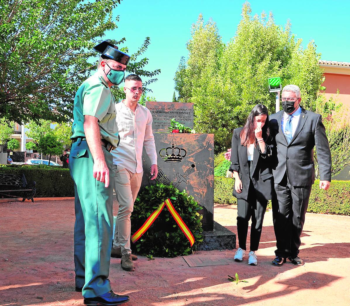 Huétor Vega dedica un monolito y una plaza al guardia civil José Manuel Arcos