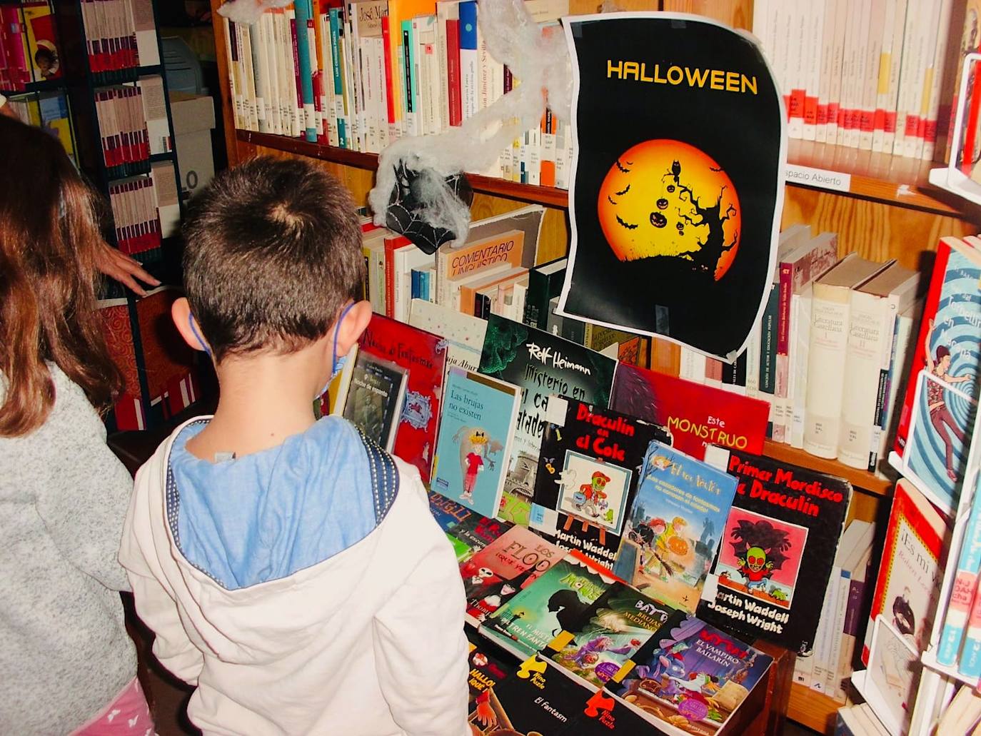 La Biblioteca Pública Municipal de Huétor Vega fomenta la lectura en escolares de edades tempranas
