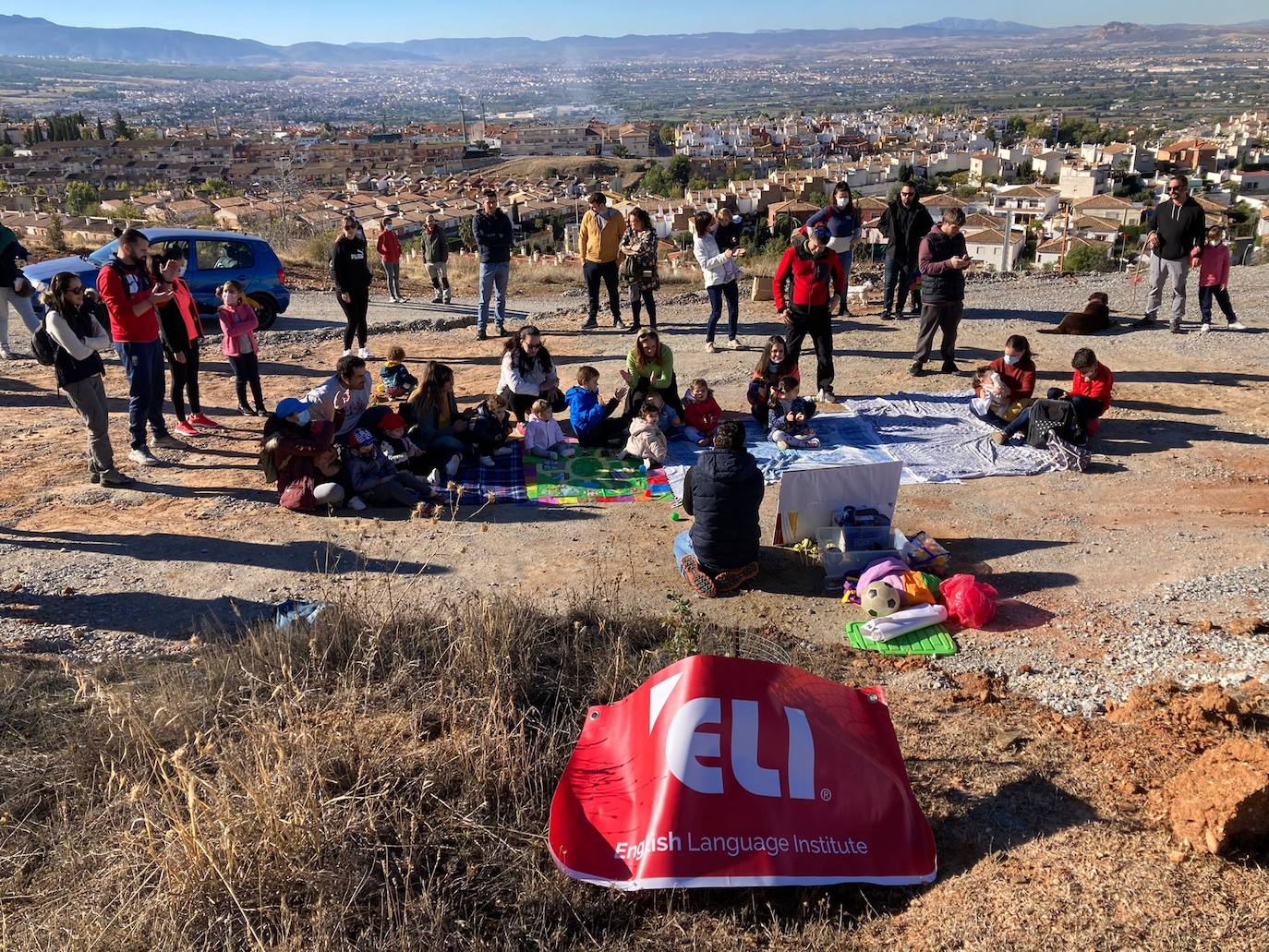 Jornada de reforestación 'bilingüe' en Huétor Vega