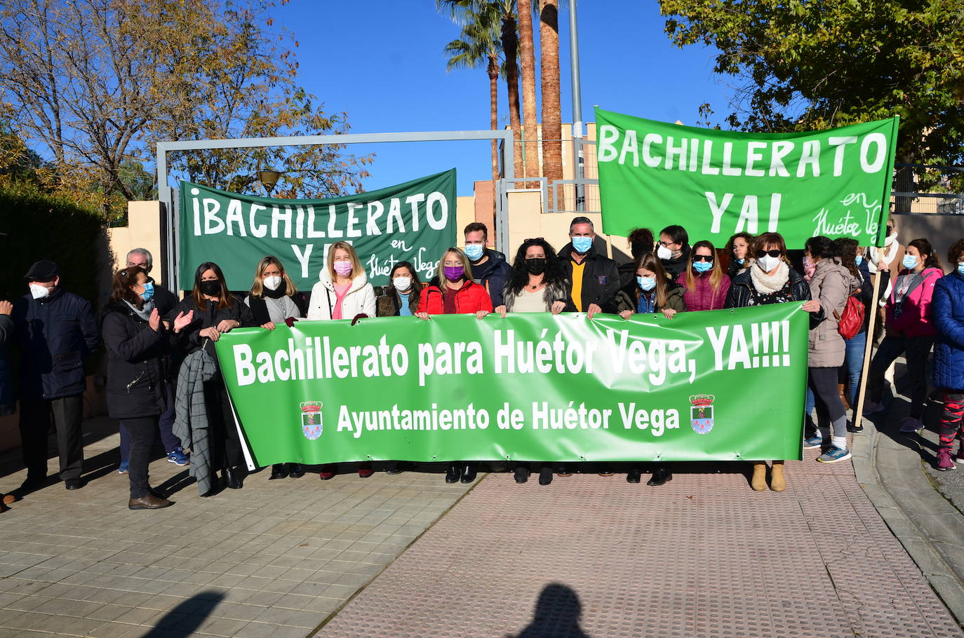 Concentración para pedir Bachillerato en Huétor Vega