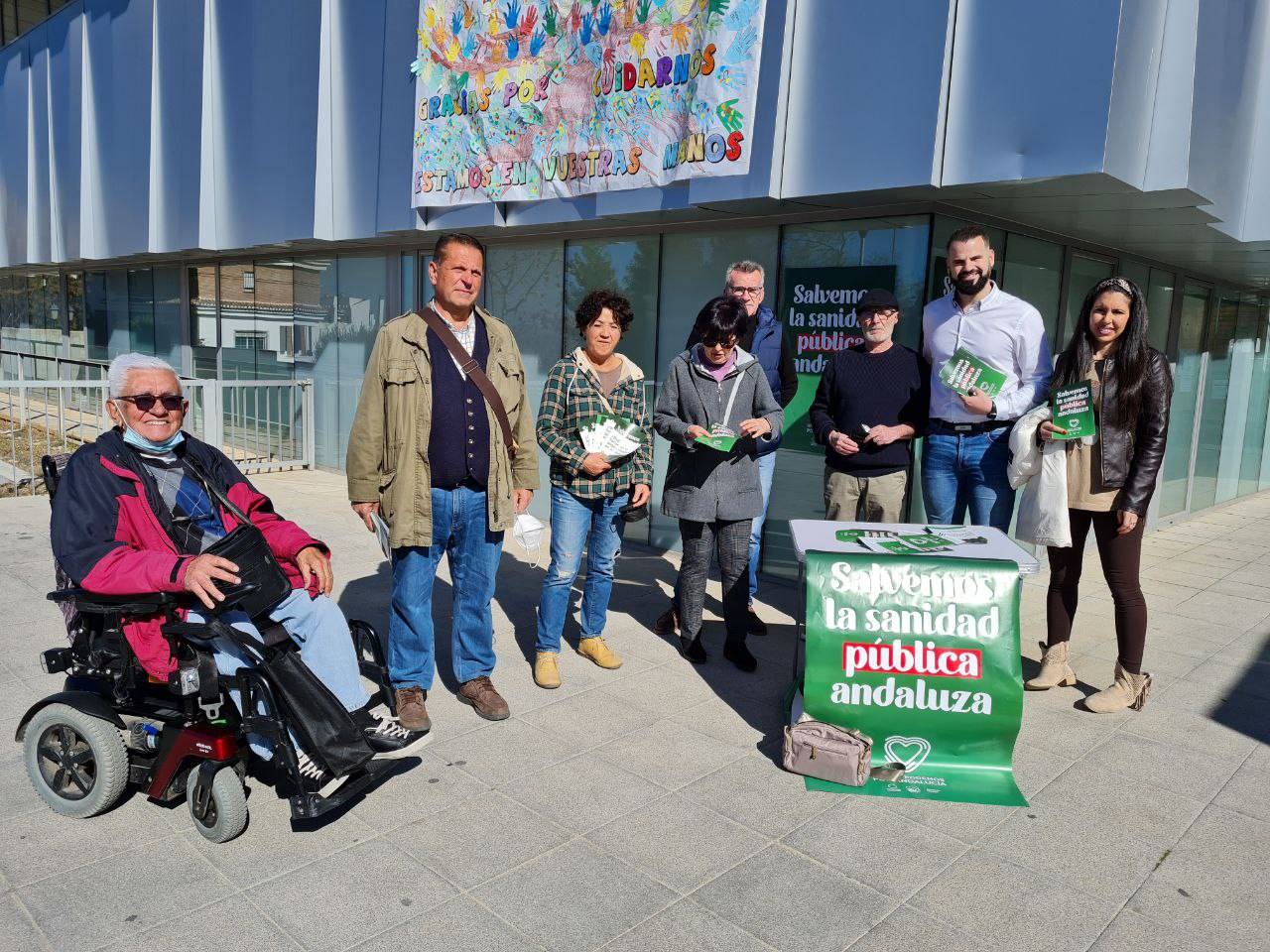 Izquierda Unida y Podemos lanzan una campaña en Huétor Vega a favor de la sanidad pública andaluza