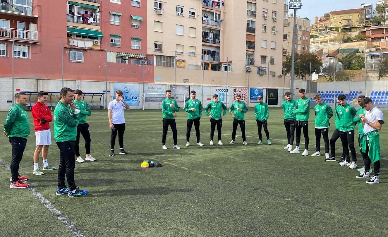 El Huétor Vega saca un punto en un partido que se complicó al arrancar
