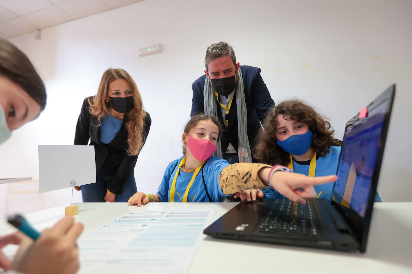 Jóvenes de Huétor Vega formados en Guadalinfo diseñan videojuegos sobre ciberseguridad