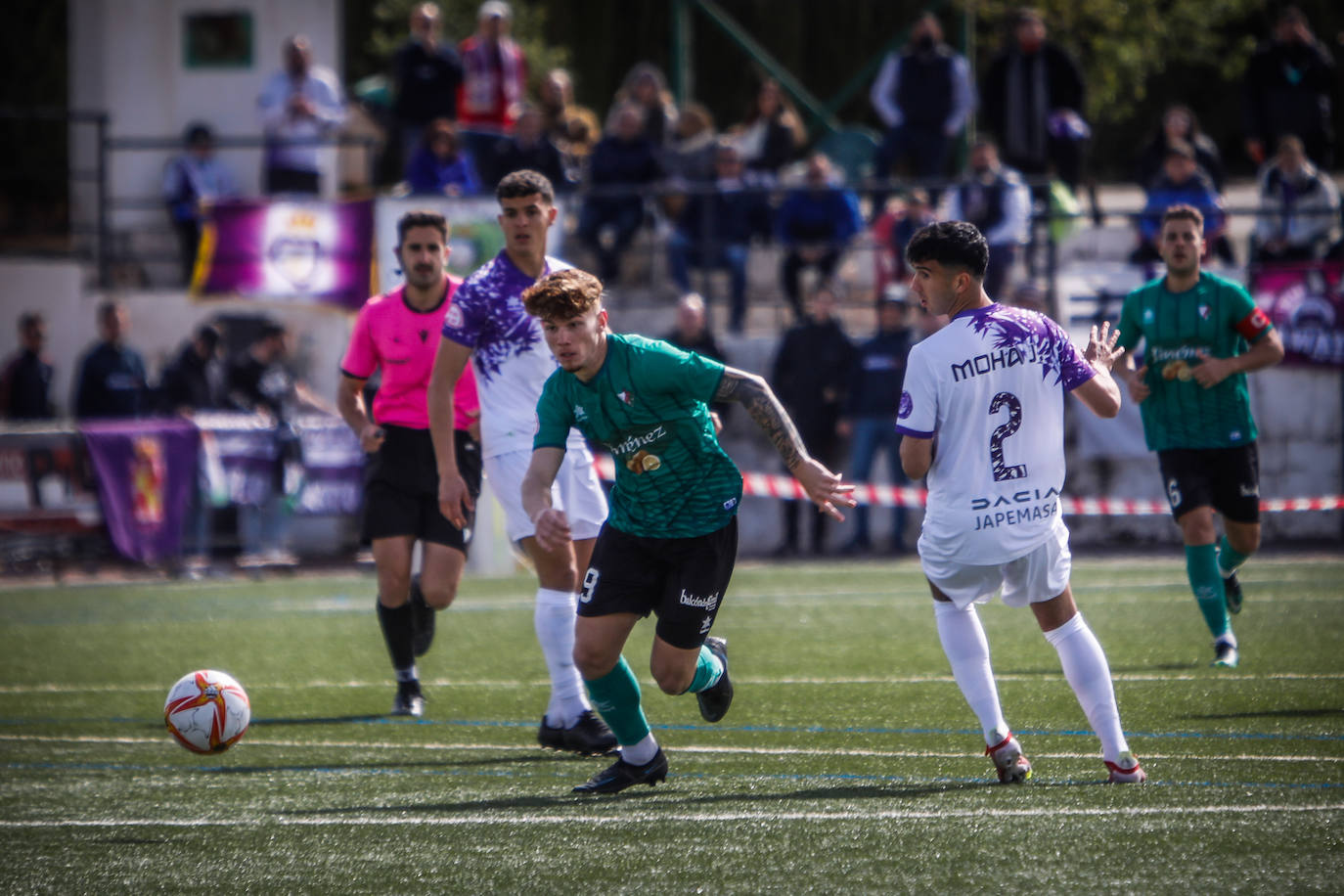 El CD Huétor Vega roza la victoria en Las Viñas ante el histórico Real Jaén