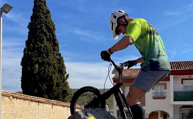 El hueteño Rául Herrera triunfa en casa en el arranque del Campeonato de Andalucía