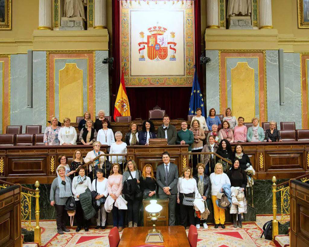 Mujeres de Huétor Vega y Monachil visitan Madrid con la óptica del 8M