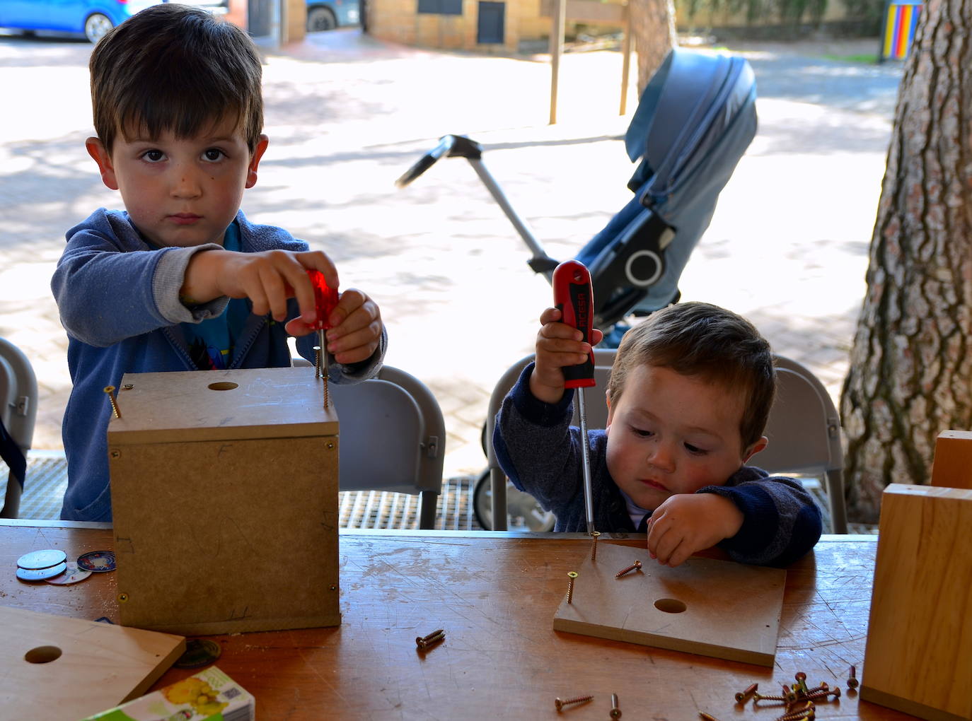 Taller de construcción de cajas nido en el Parque de los Pinos