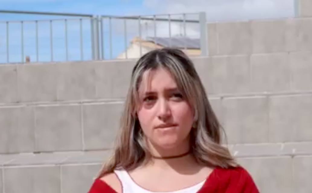 La hueteña Violeta de la Rubia gana el premio del público del festival 'Granada sin Adicciones'