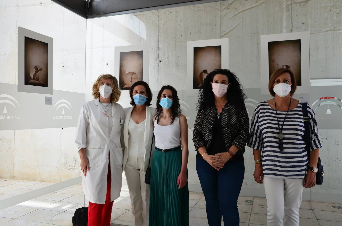 Inauguración de la exposición fotográfica 'El espejo', en el centro de salud de Huétor
