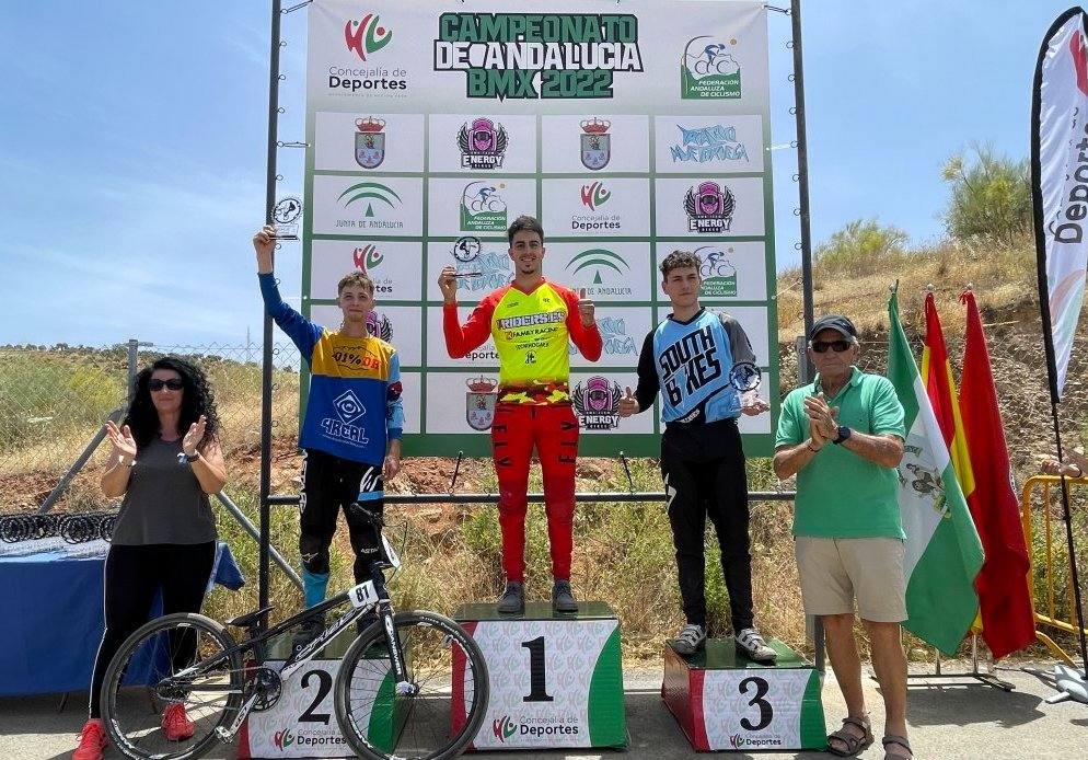 Los mejores pilotos andaluces se han dado cita en el Circuito Municipal de BMX de Huétor Vega.