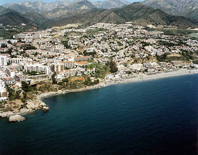Huétor Vega y Monachil organizan una escapada a la playa de Burriana con 'Mujer y Deporte'