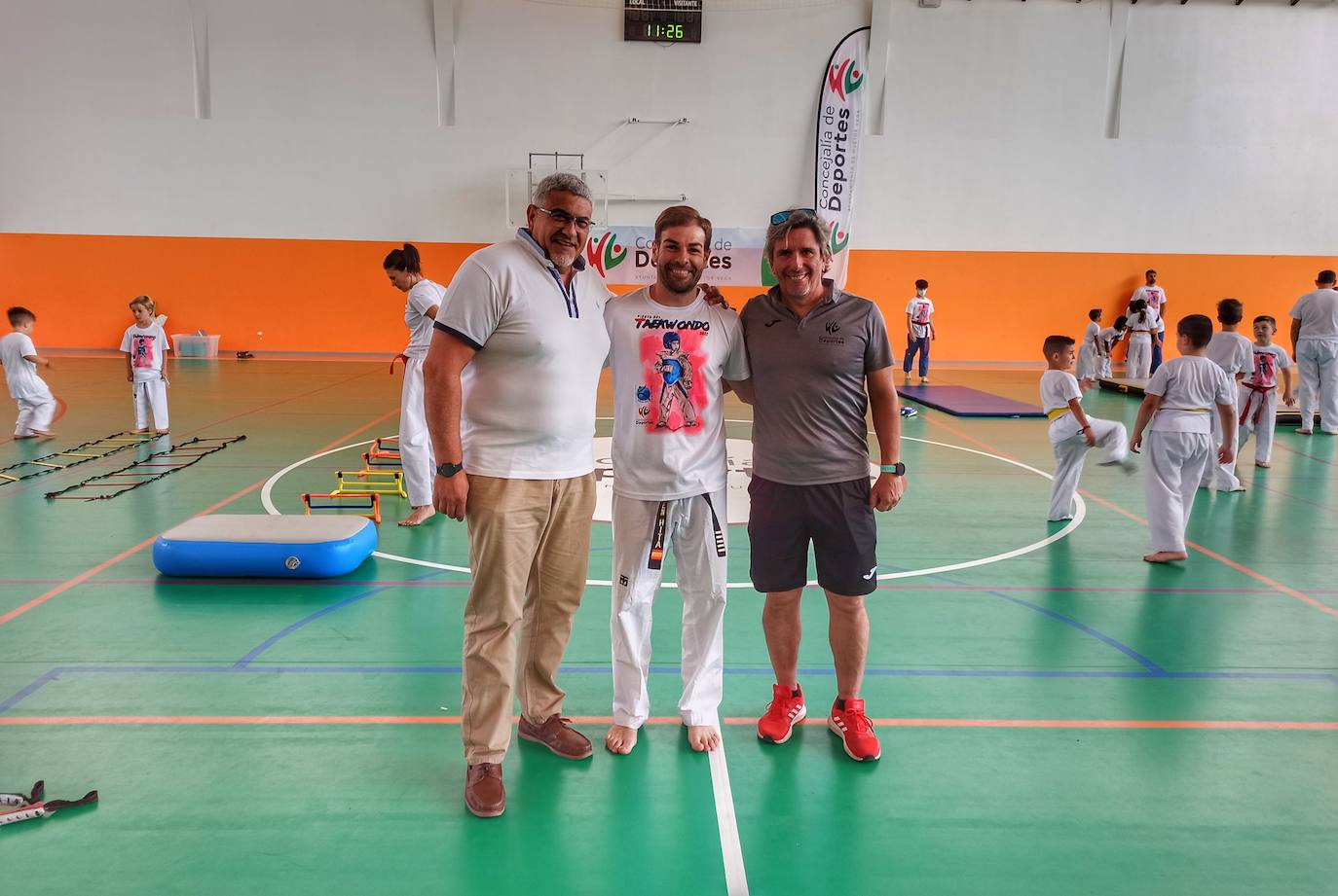 Huétor Vega reúne a más de un centenar de deportistas en la Fiesta del Taekwondo