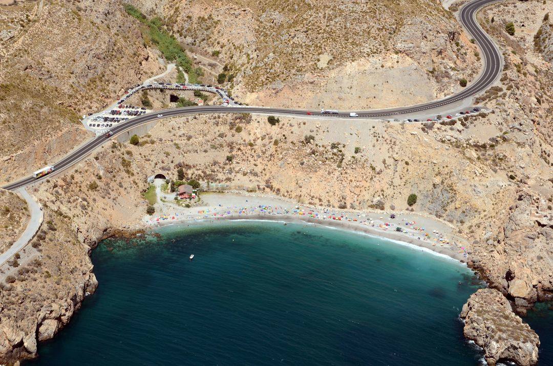 El Ayuntamiento de Huétor Vega propone una escapada con actividades en Playa de la Rijana