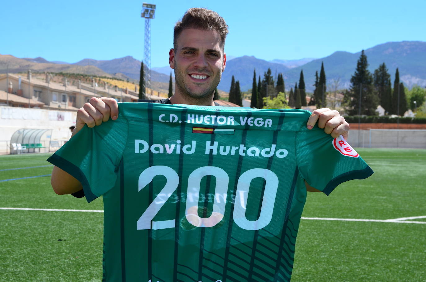 «Que el CD Huétor Vega lleve siete años en Tercera es un logro»