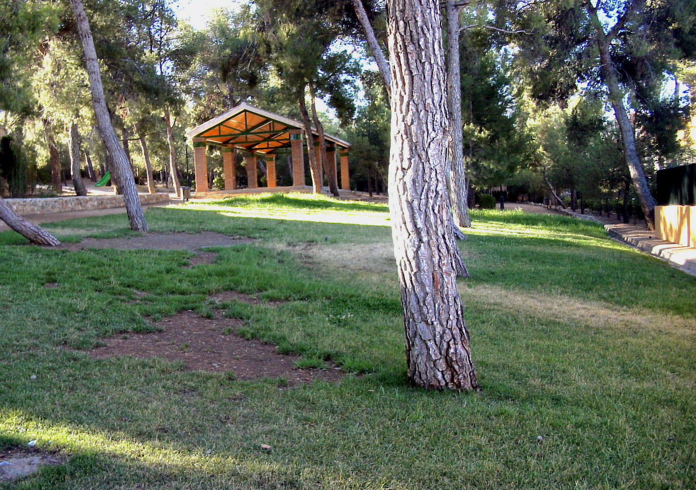 El Ayuntamiento de Huétor Vega reformará el Parque de Los Pinos para mejorar su accesibilidad y mobiliario urbano
