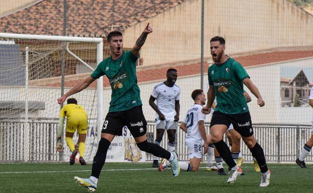 El Huétor Vega no se arruga ante todo un Marbella y merece más