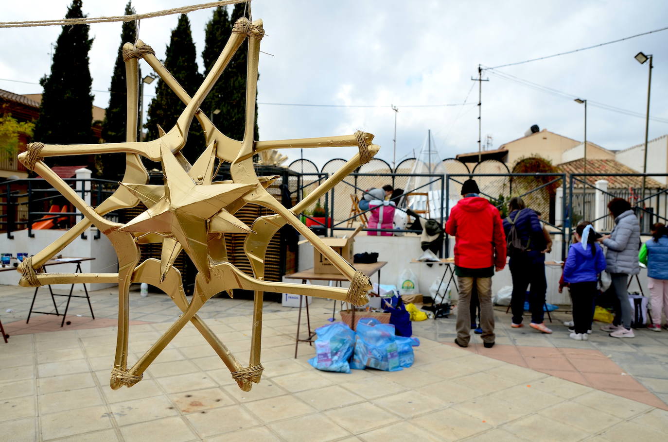 Llega la Navidad sostenible a la plaza Abdal Malik de Huétor Vega