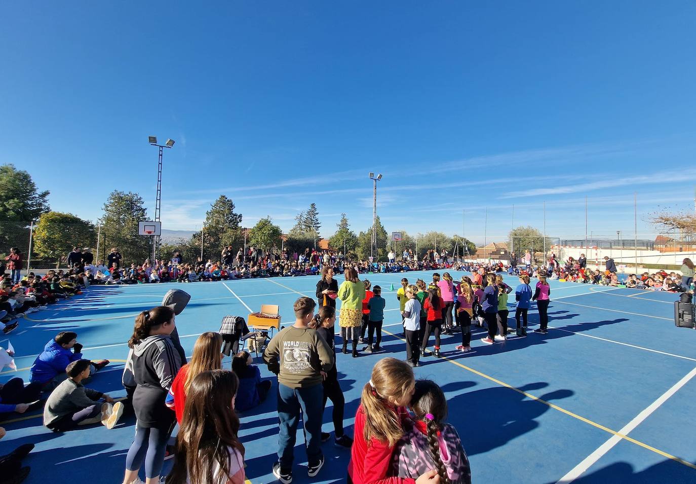 Los dos colegios de Huétor Vega comparten una jornada de convivencia navideña