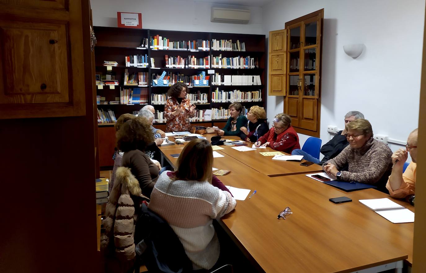 La Biblioteca de Huétor Vega recibe una subvención para la adquisición de libros